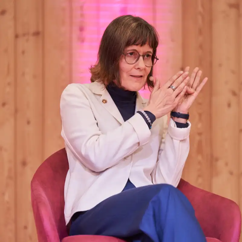 Andrea Kurz spricht bei der Podiumsdiskussion bei JobRad Andrea Kurz spricht bei der Podiumsdiskussion bei JobRad