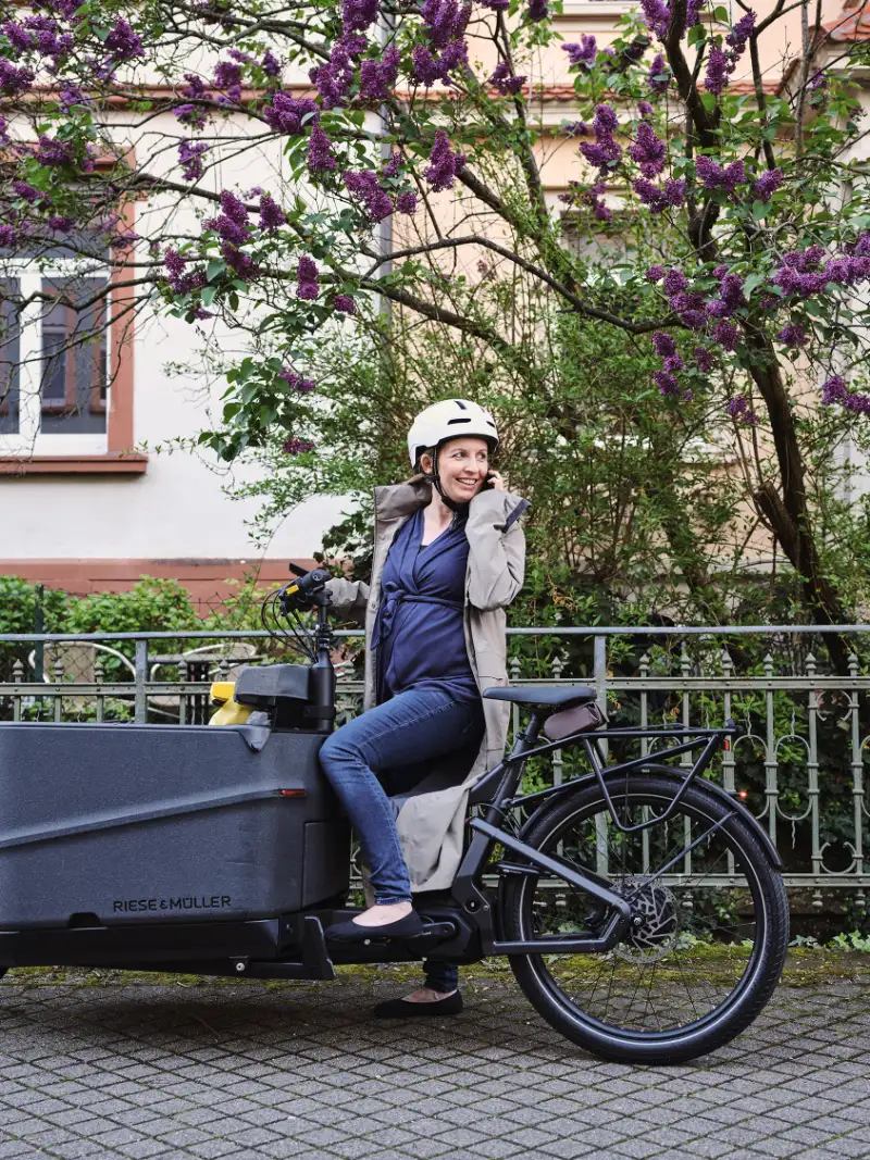 JobRadlerin mit Lastenfahrrad | Presse Downloadbereich JobRadlerin mit Lastenfahrrad | Presse Downloadbereich